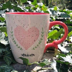 Tag Red and White Heart Mug for Mom